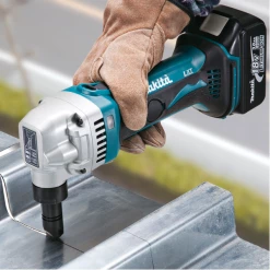 Grignoteuse Et Cisaille Electrique Grignoteuse Makita DJN161Z - 18 V - 2,5 Mm Max - Machine Seule -Outils électroportatifs Soldes djn161 act01