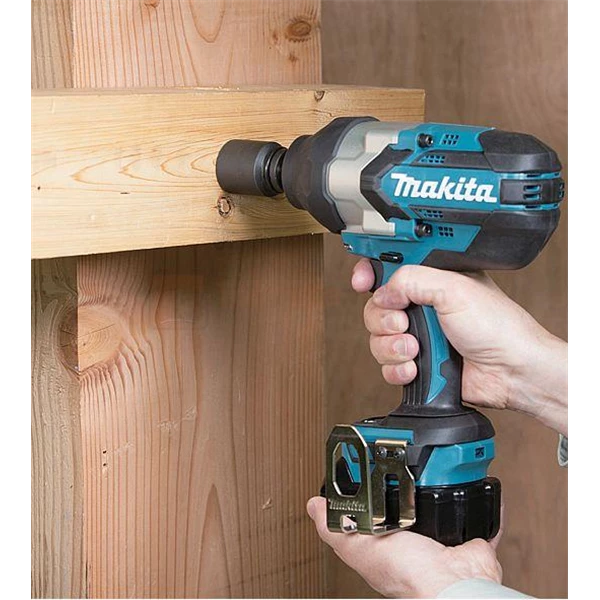 Boulonneuses à Choc Boulonneuse à Chocs 18 V Li-Ion 5 Ah En Coffret Makita DTW1002RTJ 3 Boulonneuses à Choc Boulonneuse à Chocs 18 V Li-Ion 5 Ah En Coffret Makita DTW1002RTJ