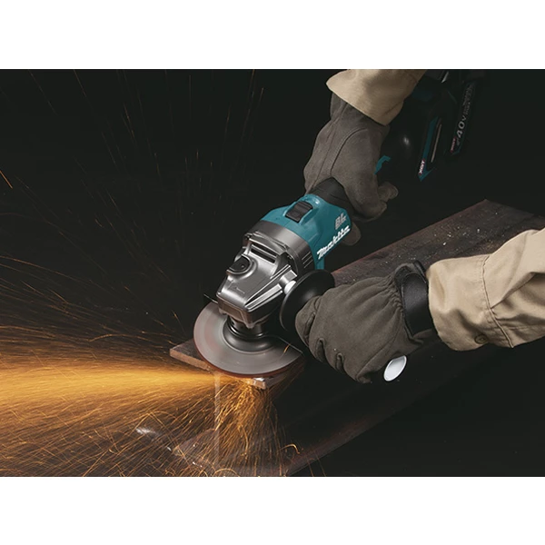 Meuleuse D'angle ø 125 Mm Meuleuse D'angle Makita Diamètre 125 Mm 40V Max Li-Ion 4Ah - Puissance 1100 W 7 Meuleuse D'angle ø 125 Mm Meuleuse D'angle Makita Diamètre 125 Mm 40V Max Li-Ion 4Ah - Puissance 1100 W – Image 5