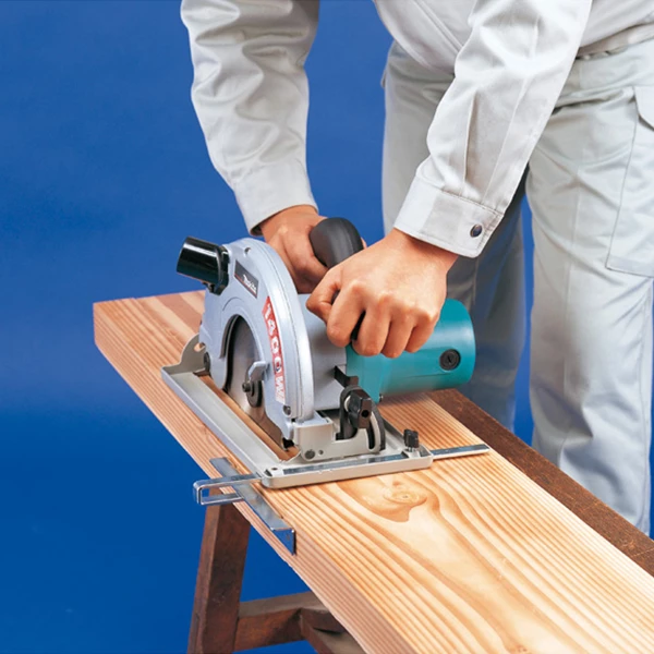 Scie Circulaire Filaire Scie Circulaire Makita 5705RK 1400 W 190 Mm 0088381037426 4 Scie Circulaire Filaire Scie Circulaire Makita 5705RK 1400 W 190 Mm 0088381037426 – Image 2